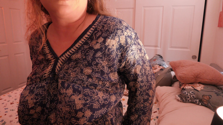 Erin Electra: 継母が朝、継息子を起こして外に出す