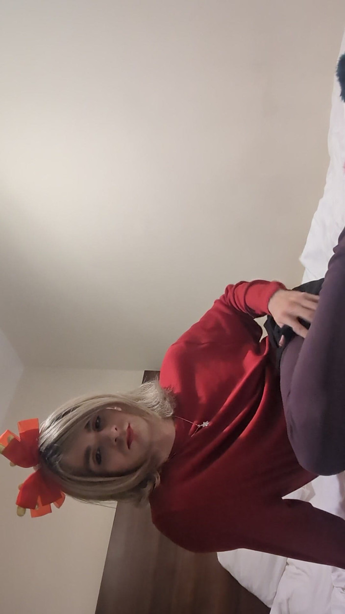 Heather Ashley: Girly Heather Ashley Strips Nude, Cums From Her Huge Girl...
