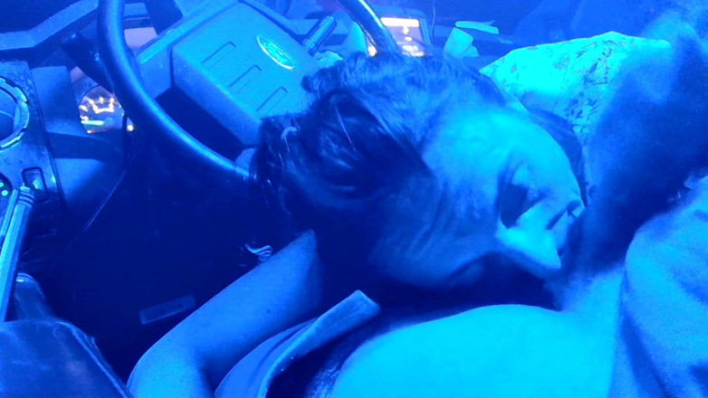 VinnyMacNDelilah: Mamada en mi camión, semen en boca