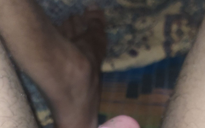 Sex Boy Manisha: Indický chlapec masturbuje velký černý péro