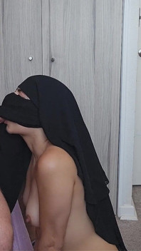 100. Ultima muie Spermă pe față Mia Niqab