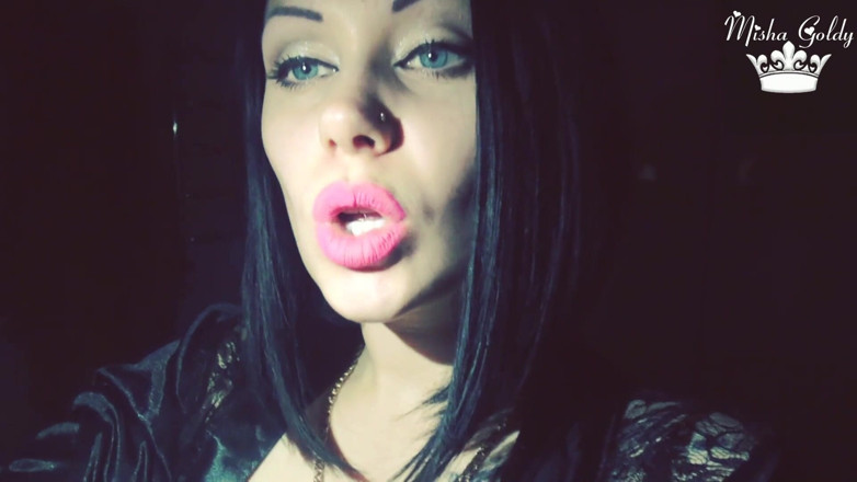 Goddess Misha Goldy: Son môi màu hồng neon