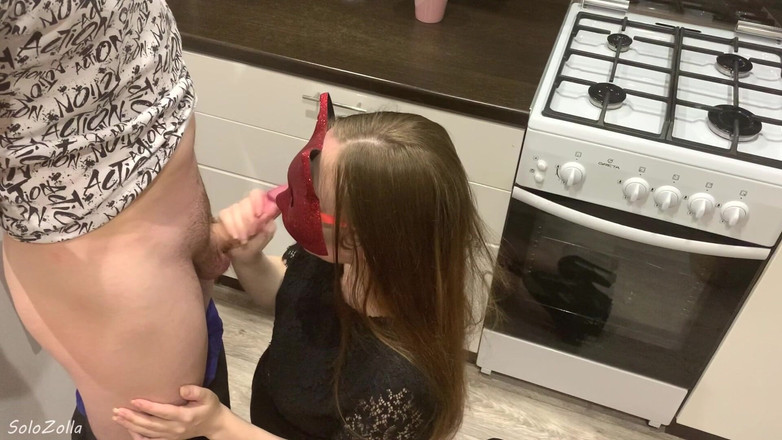 Mirallise: Fute-mă tare în bucătărie! Vreau sperma ta!