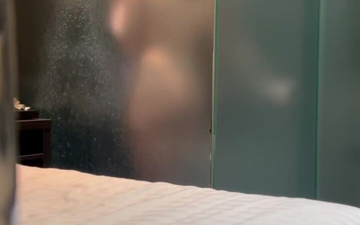 Em Yang: Tajná kamera v mém hotelovém pokoji