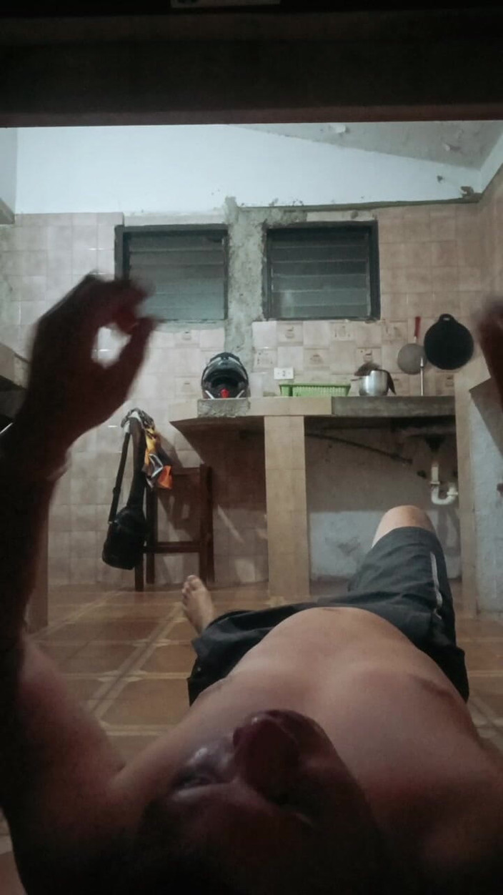 oficialkairadenaly: Eu fodo minha esposa indiana na cozinha