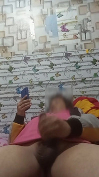 Seu melhor amigo que adora se masturbar enquanto assiste bold.
