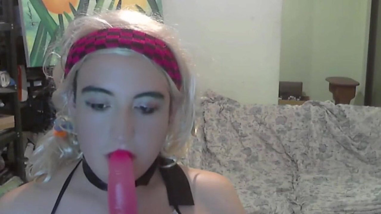 Ruby Stars: Irina remaja pirang cantik pertama kali webcam