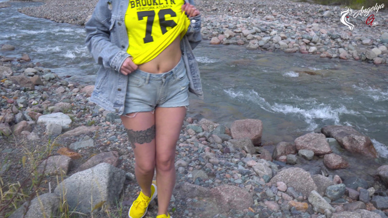 AnGelya G: The Girl Really Loves Sex Outdoors