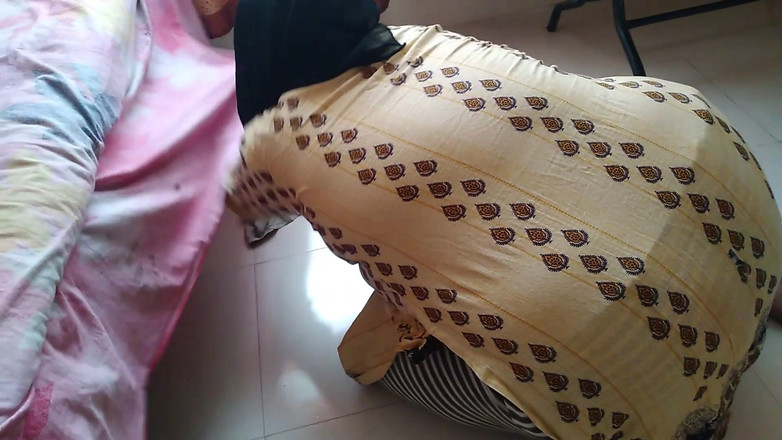 Aria Mia: Desi big assed daughter in law got stuck while cleaning...