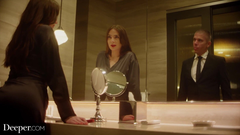 Deeper: Derin. Evli Mick kurnaz domme emma'ya boyun eğiyor