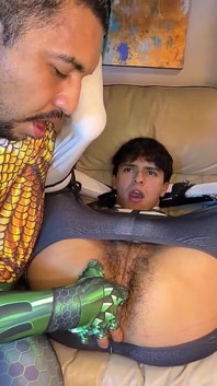 mere sautele pita meri gand ke loch ka parikshan karte hain