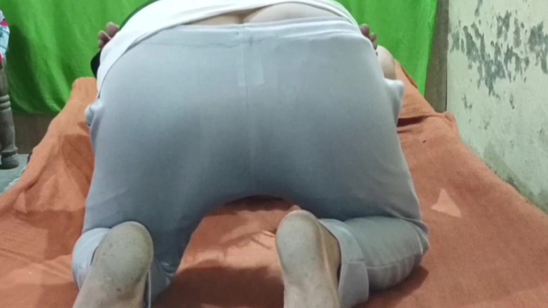 MHM: パンジャブ語のサルダールパパがマンコを漏らし、彼女の女性を犯した