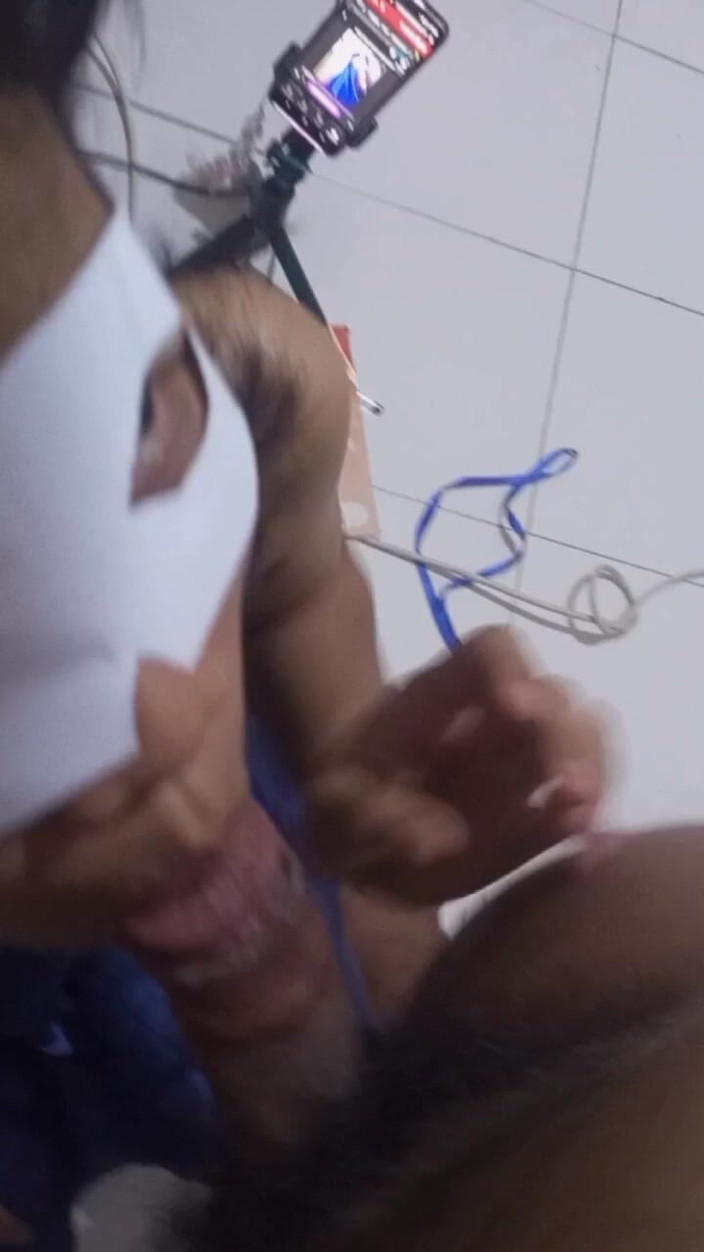 Cocktail sex: 继阿姨anne需要枕头