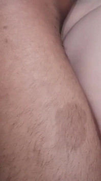 Sulu pawg beyaz kız okşanıyor ve dölle doluyor