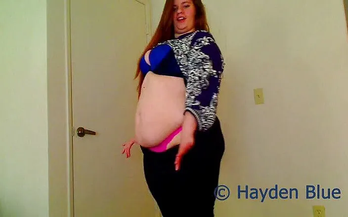 Hayden Blue: Pohled zespodu bbw striptýz