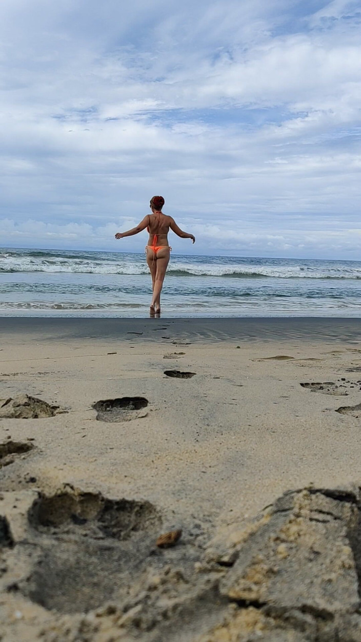 Foot Files: Hello Dear Sea! This Is My First Video!