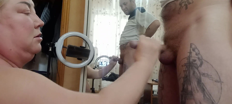 Zona901: Estimulación manual del pene y corrida