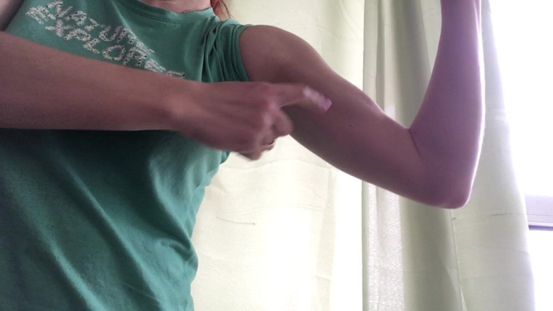 Risky Hairy Couple: Showing My Biceps for You