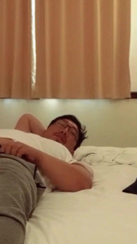 สองพ่อเตียงเดียว รู้ไหมว่าจะเกิดอะไรขึ้นต่อ