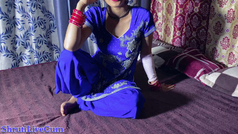 ShrutiLiveCum: Desi Village Hot Girl