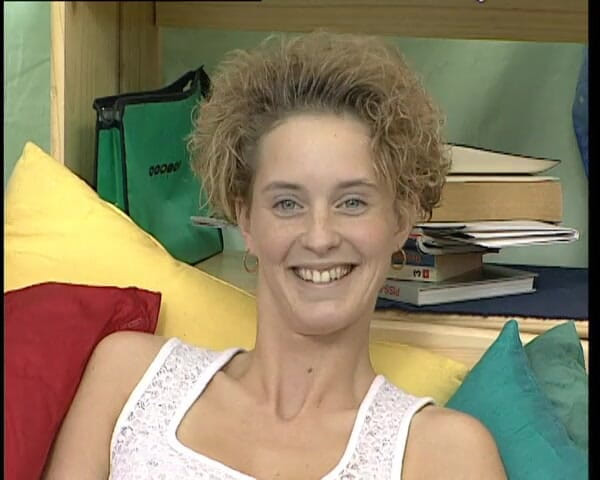 YOUR FIRST PORN: Dorfmaedchen Michelle Zeigt Ihre Muschi - la chica del pueblo Michelle...