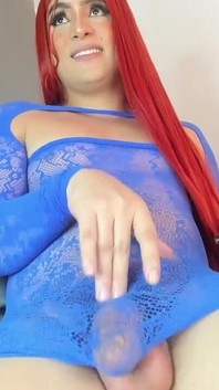 Shemale kolumbijský bílý penis XXL masturbuje