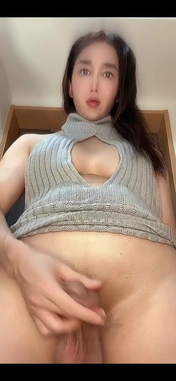 TS Shizuka: Masturbating in a Naughty Sweater
