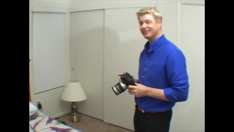 Erotic Planet X: ブロンドが全ての穴にチンコを欲しがる