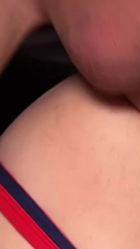 Sappige momenten en volledige video, wakker geworden van een pijpbeurt, neukte het strakke kontgaatje van een twink en kwam klaar