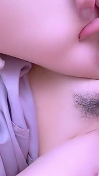 Suri rumah yang sempurna. Kehidupan Rahsia Wanita Berkahwin yang Cantik Melangkaui Keseharian. Pertama