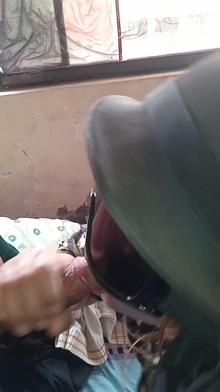 Eatrella j: Военная полиция сосет член