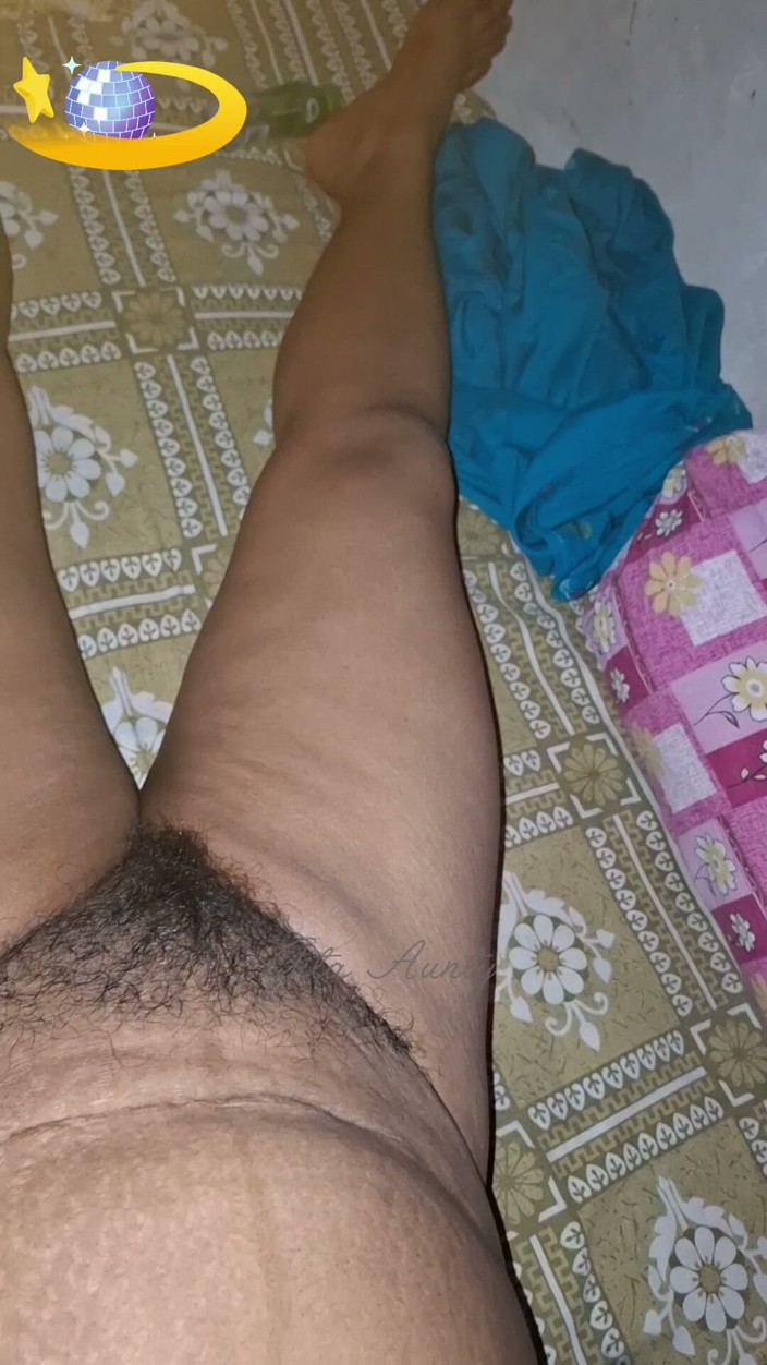 Indian aunty sex: Video mačkání prsou indické bengálské ženy