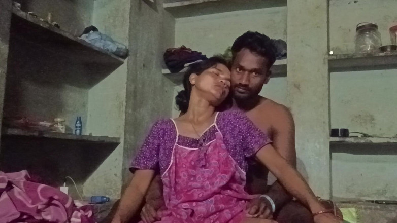 Hharr9898: 寝室で彼氏を犯す女子大生