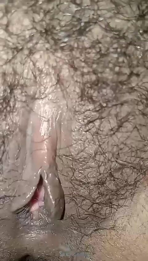 Sexy_Leddy: Sexy esposa Ko Aadhi Rat Ko Choda Mast Chut Gili...