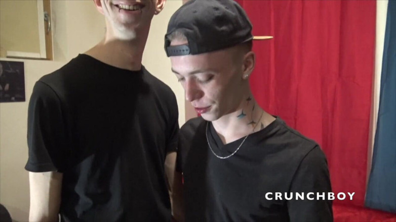 French pigs used raw by French straights: Blond twink używany na surowo przez Justina xxl