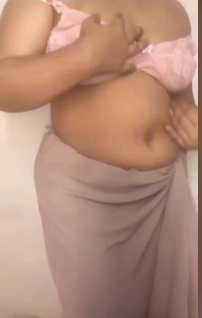 Jesmin18: Bangladeshi Sexy Bhabi Romance