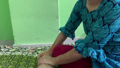 Riya Chowdhury: Sto scopando duramente con la mia mano amica di casa