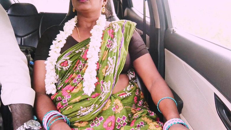 Telugu honey lips: テルグ語の継母と継息子の車でのセックス