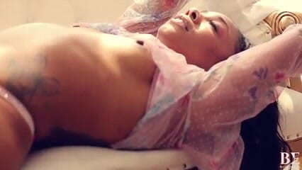 Blush erotica: Lesben lecken es wie ein lutscher, feat Cali Caliente und...
