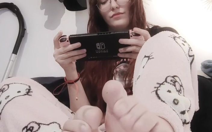 Softbrattypuppy: Сперма у моих ног, пока я игнорирую тебя