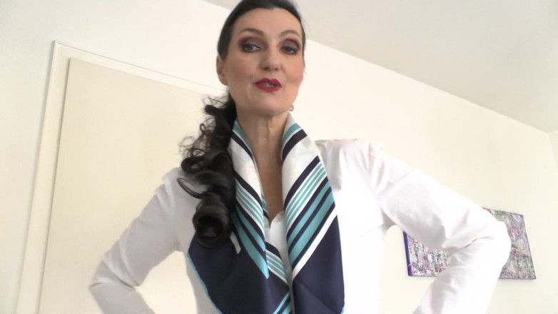 Lady Victoria Valente: Prezentare de modă cu eșarfe de mătase, JOI, Lady Victoria...
