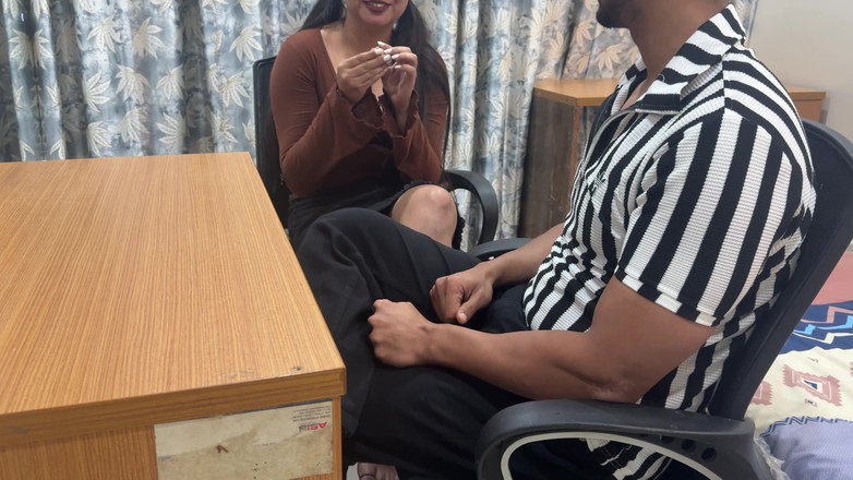 Hornycouple149: Saya dapati mainan seks adik tiri India kecil saya dicelup...