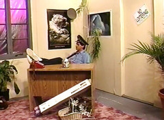 Hooters Entertainment: Glorreiches brünettes schätzchen mit dicken titten wird in ihre beiden...