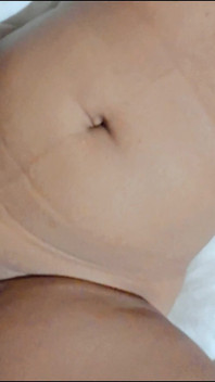 Desi modella ragazza in hotel con il capo audio hindi