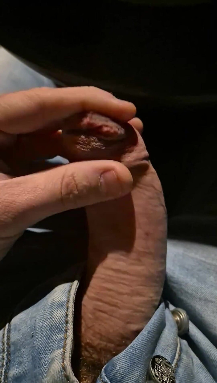 GloomyChase977: Uniklé sperma z mé těsné předkožky