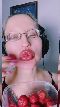 Asmr fragola mangia - asmr, occhiali, gianess, rossetto, grandi labbra, aratri, cibo, Feticcio del viso, unghie lunghe