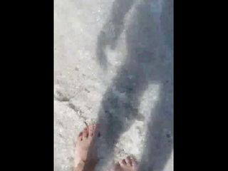 Princess Lextacy: समुद्र तट पर मेरे पैरों के कदमों को सुनें