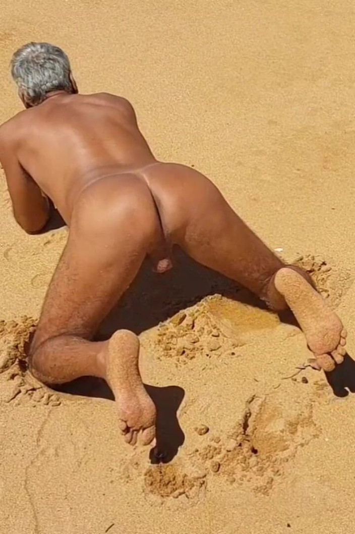 Ladysilvas: Ladysilva sahilde ateşli götünü sikmek istiyor