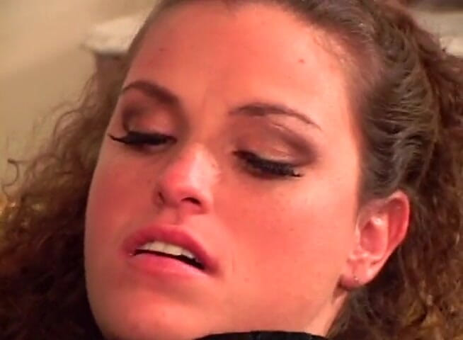 Teens Get it Hard: Sexy teen wird von bösem typen gefickt