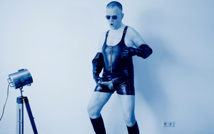 GERMANE_XL: Gumowy Facet 2